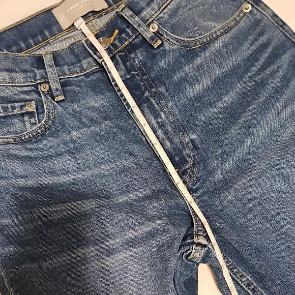 Everlane The Cheeky Straight Jeans in Medium Blue - Picture 10 of 14